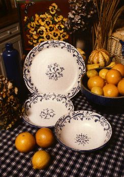 Blue_and_White_dinnerware